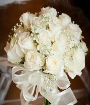 مدل جدید دسته گل سفید طلایی 1402