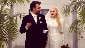 ازدواج آرام جعفری در عمارت ایرانی