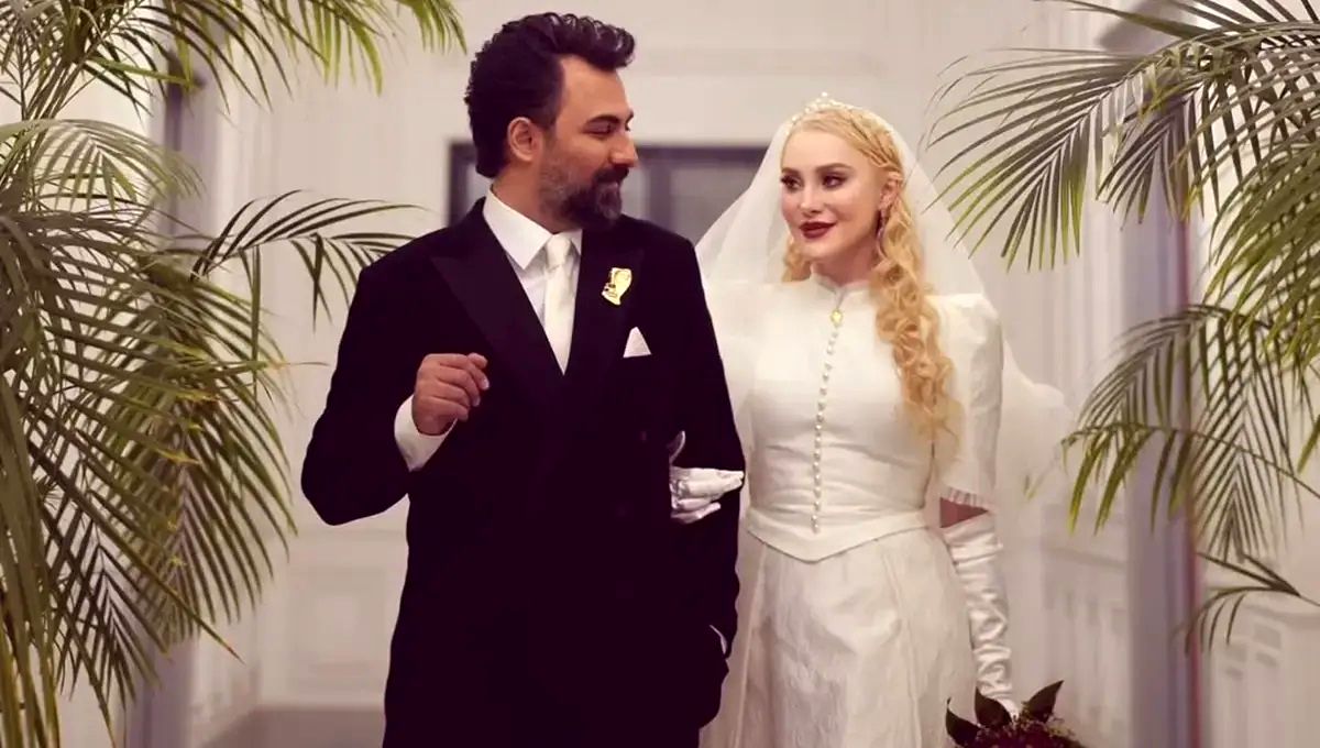 ازدواج آرام جعفری در عمارت ایرانی