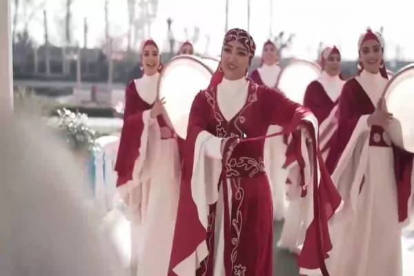 ورود عروس داماد همراه با دف نوازی